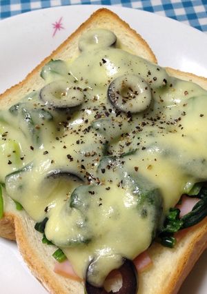 ブラックオリーブのチーズトースト-レシピのメイン写真