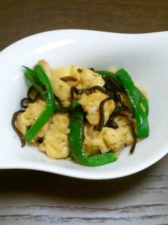 *お弁当*ピーマンと卵の塩昆布炒め-レシピのメイン写真