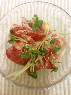 トマトとかいわれの胡麻マヨサラダ-レシピのメイン写真