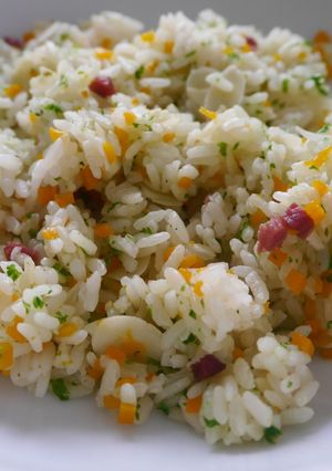 炊飯器で楽ちん！パセリ薫る洋風ライス-レシピのメイン写真