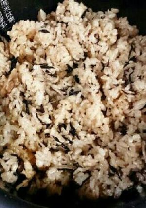 簡単☆舞茸とひじきの炊き込みご飯-レシピのメイン写真