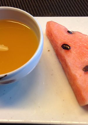 スイカを食べやすく切る方法☆★-レシピのメイン写真