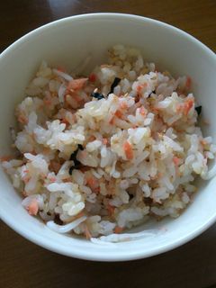 鮭フレークとしらすとわかめの混ぜご飯-レシピのメイン写真