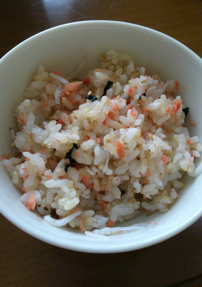 鮭フレークとしらすとわかめの混ぜご飯-レシピのメイン写真