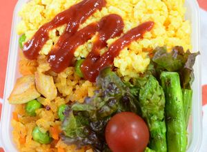 お弁当にも♪冷やご飯でチキンライス-レシピのメイン写真