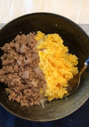余りは保存★簡単！豚ひき肉そぼろ二色丼★-レシピのメイン写真