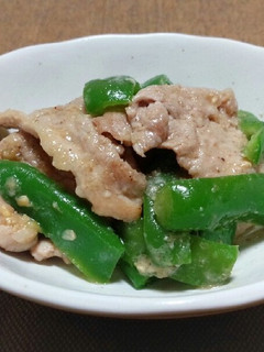 〖豚肉とピーマンの胡麻味噌炒め♪〗-レシピのメイン写真