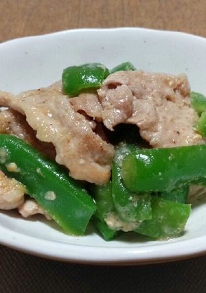 〖豚肉とピーマンの胡麻味噌炒め♪〗-レシピのメイン写真