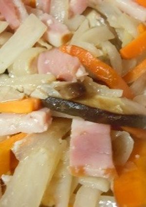 ベーコンと根菜の塩麹炒め-レシピのメイン写真