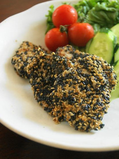 塩麹で☆鶏肉のゴマまぶし焼き-レシピのメイン写真