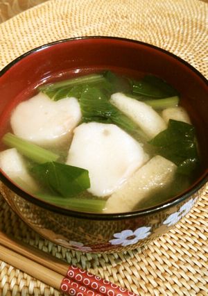 我が家の味噌汁♡小松菜と麩と油揚げ-レシピのメイン写真