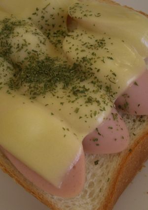 簡単チーズのせトースト-レシピのメイン写真