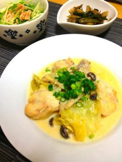 手羽元とキャベツの豆乳味噌煮込みスープ-レシピのメイン写真