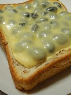 黒豆チーズトースト-レシピのメイン写真