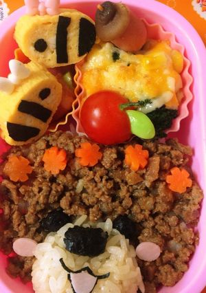 そぼろ くまさん 彩りキャラ弁♥-レシピのメイン写真