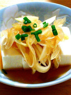 冷やし中華のタレで★豆腐の新玉ねぎのせ-レシピのメイン写真
