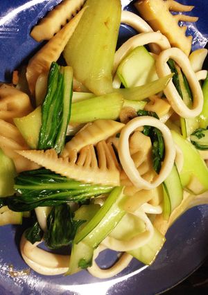 青梗菜とイカのピリ辛オイスターソース炒め-レシピのメイン写真