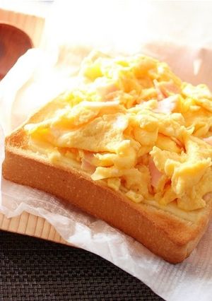 簡単スクランブルハムエッグチーズトースト-レシピのメイン写真
