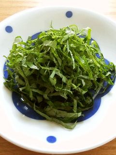 大葉の切り方~ふわんふわんにするコツ~-レシピのメイン写真