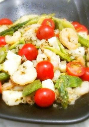 海老イカ帆立＊アスパラアボカド豪華サラダ-レシピのメイン写真