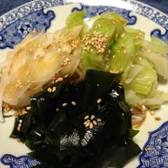 A picture of キャベツ・玉ねぎ・わかめのポン酢がけ.