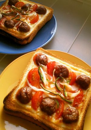 ミートボールｏｎチーズトースト-レシピのメイン写真