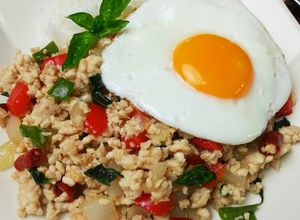 簡単♪ガパオライス★鶏肉のバジル炒めご飯-レシピのメイン写真