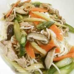 รูปของ 夏のスタミナ肉野菜たっぷりひやむぎ！