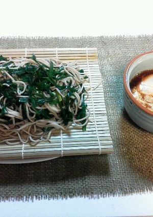 ニラ蕎麦、温かい卵つゆで。-レシピのメイン写真