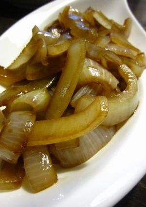 バルサミコと蜂蜜のこんがり玉ねぎ炒め♪-レシピのメイン写真
