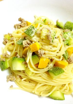 ２色ズッキーニと豚肉の生姜風味パスタ-レシピのメイン写真