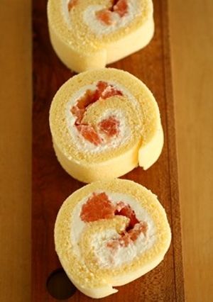 ロールケーキにふんわりシートスポンジ-レシピのメイン写真