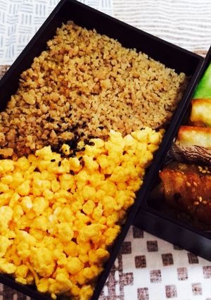 上品ふっくら 甘くない鶏そぼろ弁当-レシピのメイン写真