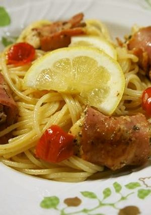 ハーブ香るタラのベーコン巻のせパスタ-レシピのメイン写真
