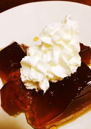 ぷるんぷるん黒糖ゼリー☆生クリーム添え-レシピのメイン写真