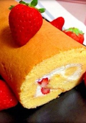しっとりふわりのシンプルロールケーキ-レシピのメイン写真