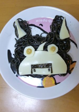 イカスミパスタとチーズと海苔でロボニャン-レシピのメイン写真