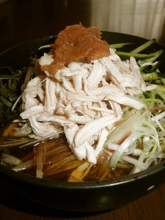 夏なのでさっぱり!鳥と梅の冷やしそば-レシピのメイン写真