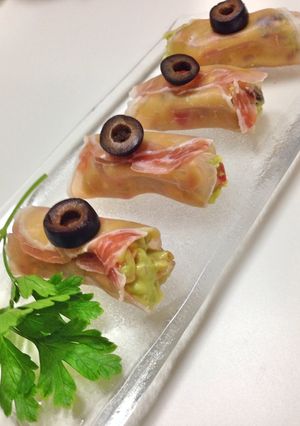 アボガドと豆のサラダ生ハム包み-レシピのメイン写真