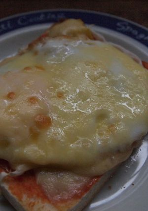 トロッととろける！ピザ風目玉焼きトースト-レシピのメイン写真