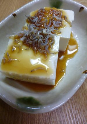 ちりめんじゃこをのせた冷奴-レシピのメイン写真