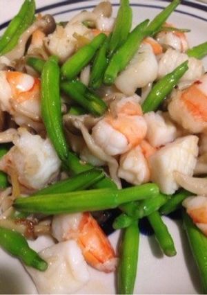 生金針菜(ゆりの蕾)の海鮮炒め-レシピのメイン写真