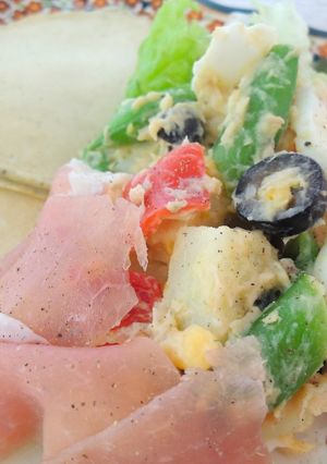 ニース風サラダの九州パンケーキサンド-レシピのメイン写真