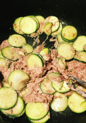 ズッキーニとコンビーフマヨの炒め-レシピのメイン写真