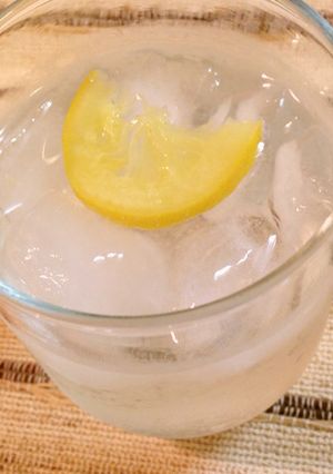 塩レモンＤＥ焼酎のソーダ割り♪-レシピのメイン写真