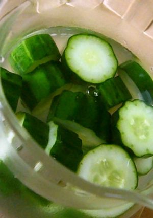 ポリポリ食べちゃう　きゅうりの塩水漬け-レシピのメイン写真