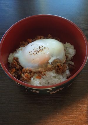 にんじん&肉味噌丼!!温玉のせ!-レシピのメイン写真