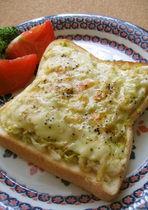 わさび香るキャベツ胡麻和えチーズトースト-レシピのメイン写真