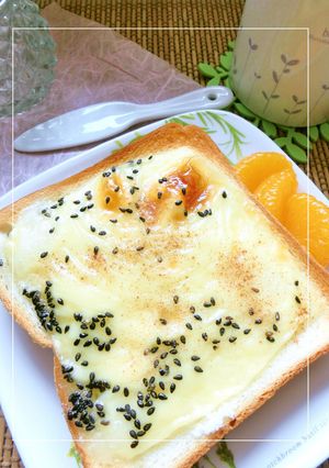 甘酸っぱい胡麻チーズトースト-レシピのメイン写真