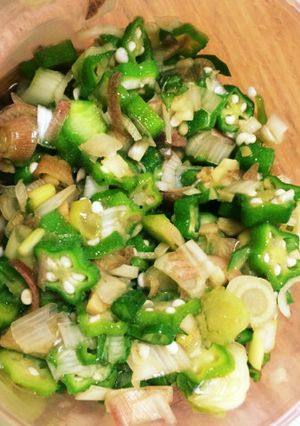 豆腐に♪ご飯に♪オクラと茗荷の麺つゆ和え-レシピのメイン写真